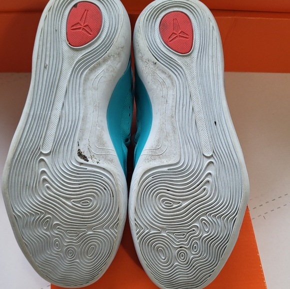 Kobe 9 Nike Dusty Cactus shoes, size 6.5y, excellent condition in original box - Picture 16 of 16